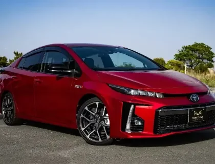 PRIUS-PHV-S-GR-SPORT-1