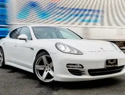 Porsche-Panamera-1