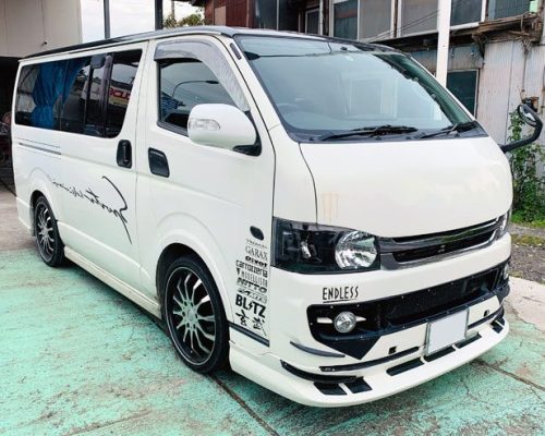 TOYOTA-HIACE-A011121GM-1