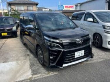 TOYOTA-VOXY-A171024GM-300x200-1