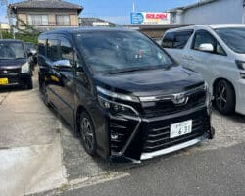 TOYOTA-VOXY-A171024GM-300x200-1