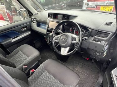 imgi_15_TOYOTA-ROOMY-I050725GM